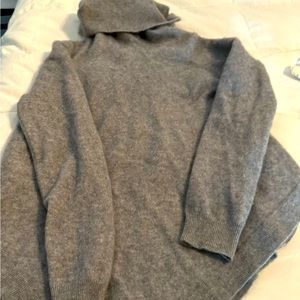 Garnet Hill 100% Cashmere grey sweater